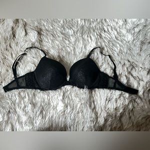 Victoria’s Secret Bra 32D